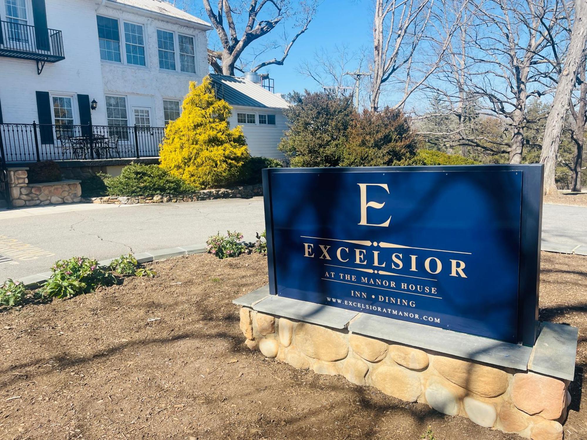 Апартаменты Excelsior At The Manor House Clemmons Экстерьер фото